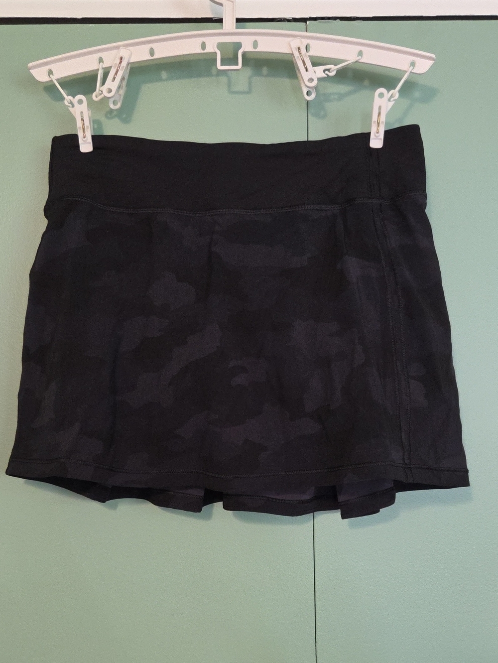 Lululemon Black Camo Athletic Skort Size 6